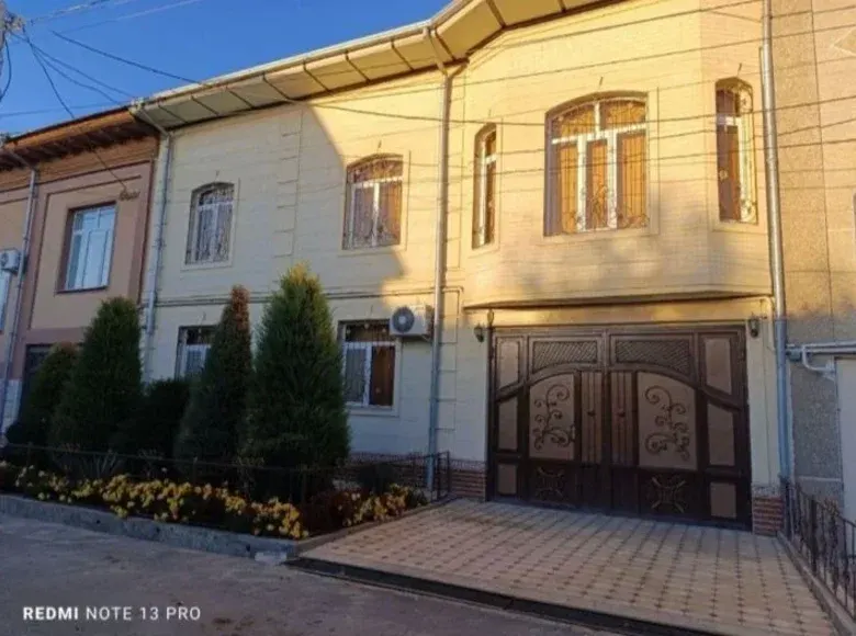 Sotiladi 8 xonali hovli uy, 250 m² — Yunusobod tumani