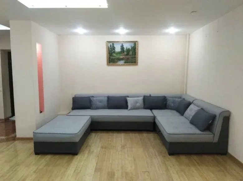 Sotiladi 3 xonali kvartira, 77 m², 2/4 qavat — Yunusobod tumani