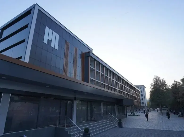 Sotiladi tijorat binosi, 11000 m², 75 sotix — Olmazor tumani