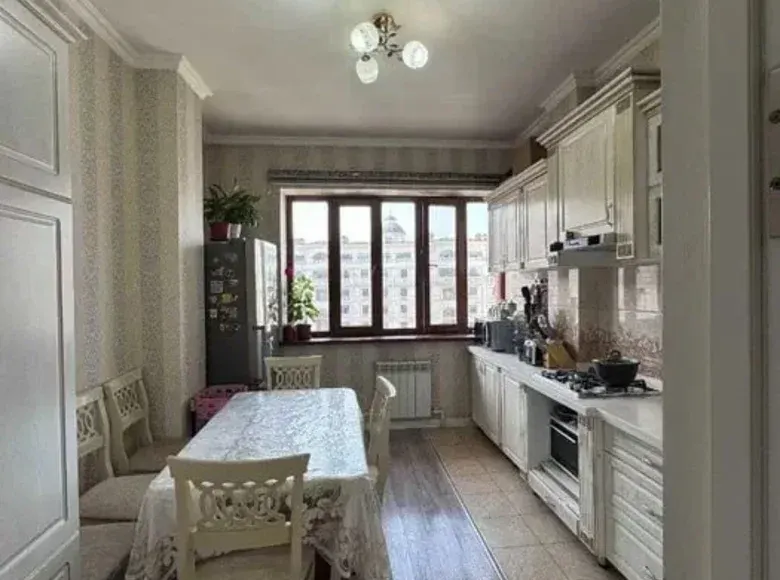 Сотилади 3 хонали квартира, 102 м², 9/10 қават — Яккасарой тумани