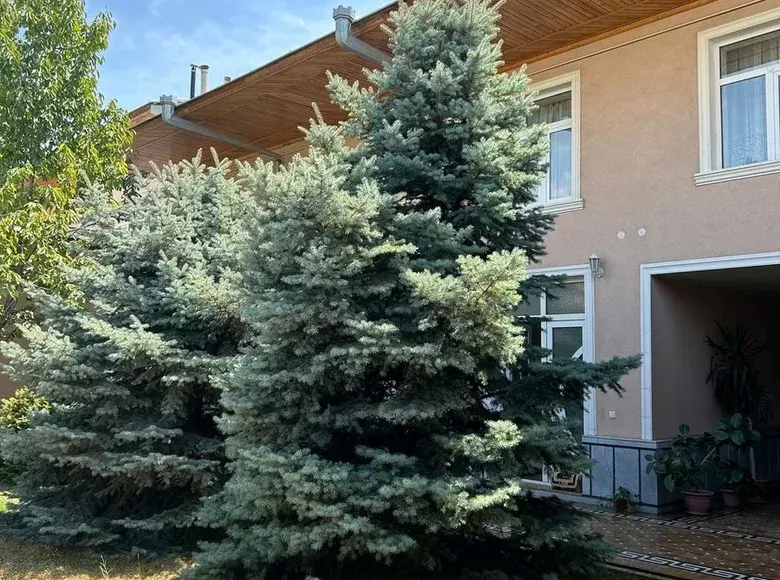 Ижарага берилади 7 хонали ҳовли уй, 9 сотих, 400 м², 2/2 қават — Шайхонтоҳур тумани