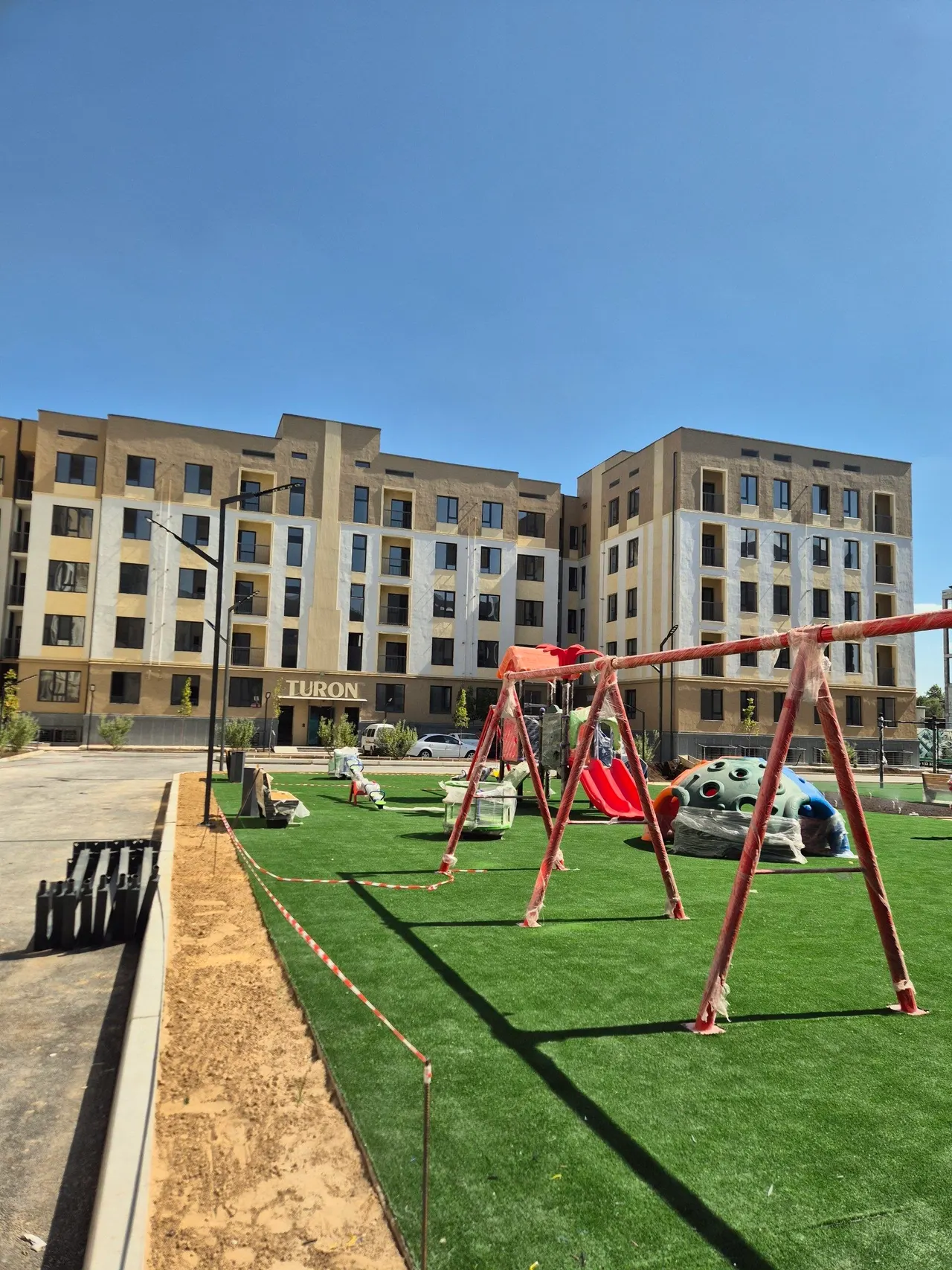 Сотилади 3 хонали квартира, 92 м², 1/5 қават — Сергели тумани