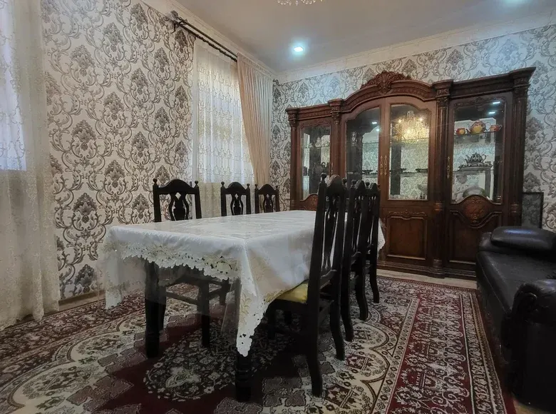 Sotiladi 6 xonali hovli uy, 2 sotix, 220 m², 2/2 qavat — Qibray tumani