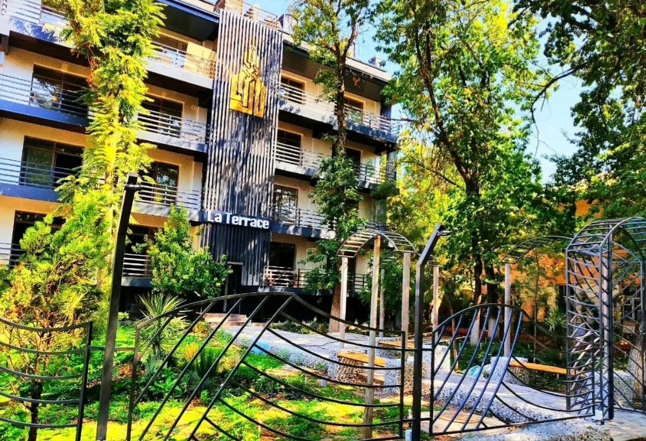 Продаётся 2-комнатная квартира, 42 м², 3/4 этаж — Яшнабадский район