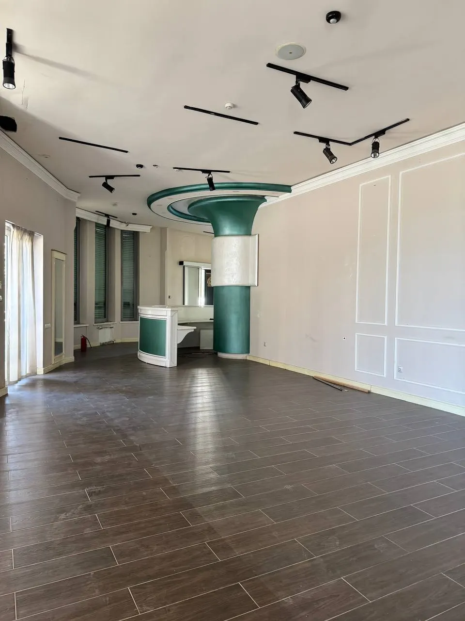 Ижарага берилади тижорат биноси, 670 м² — Юнусобод тумани