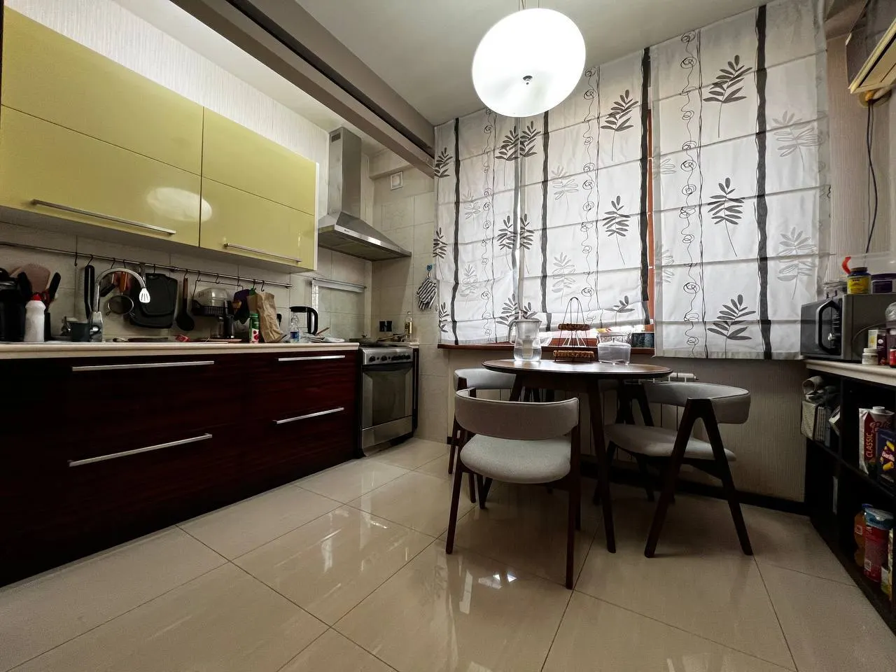 Сотилади 2 хонали квартира, 77 м², 4/4 қават — Яккасарой тумани