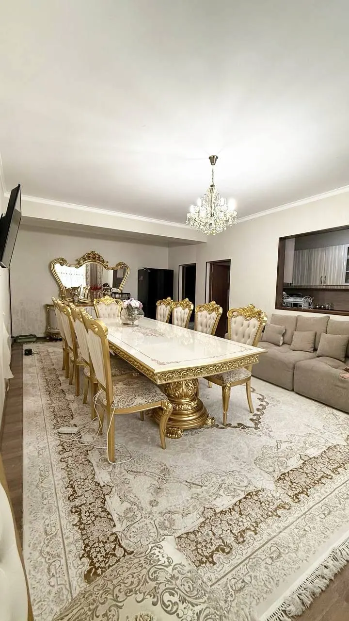 Sotiladi 4 xonali kvartira, 154 m², 4/9 qavat — Mirobod tumani