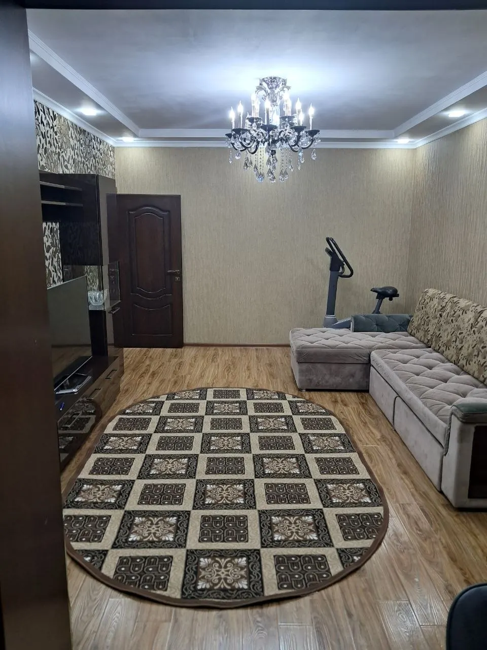 Sotiladi 3 xonali kvartira, 70 m², 8/9 qavat — Yakkasaroy tumani