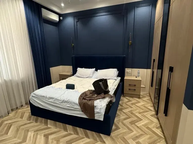 Сдаётся 5-комнатный дом, 3 сот., 300 м², 3/3 этаж — Юнусабадский район