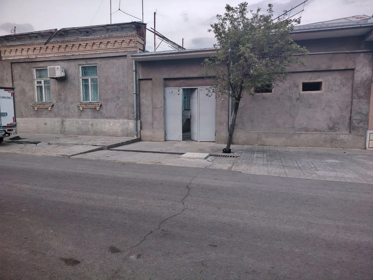 Sotiladi hovli uy, 4 sotix, 1 qavatli — Shayxontohur tumani