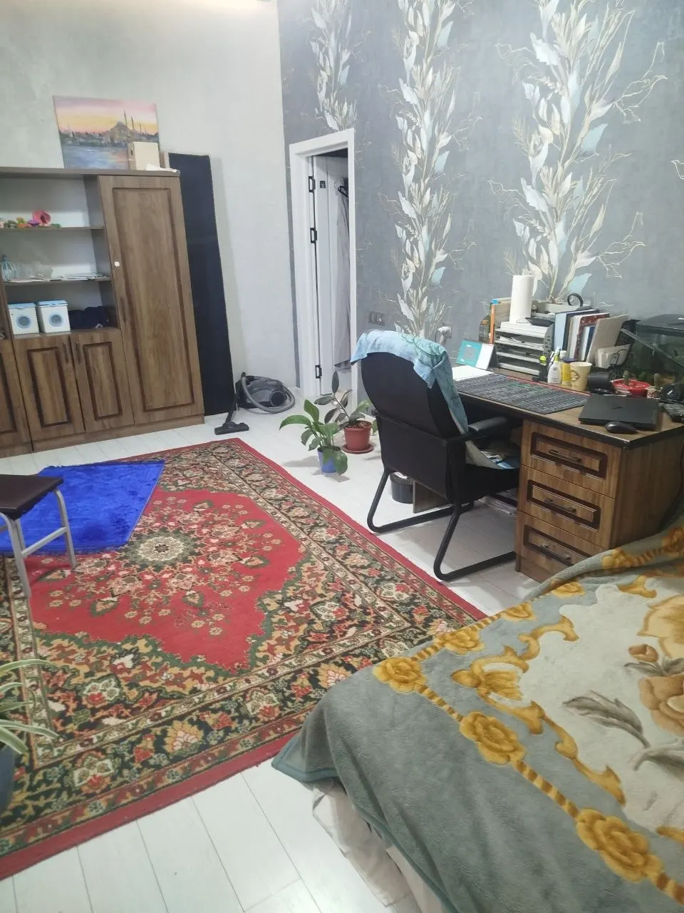 Ijaraga beriladi 5 xonali hovli uy, 1 sotix, 3 qavatli — Yangihayot tumani