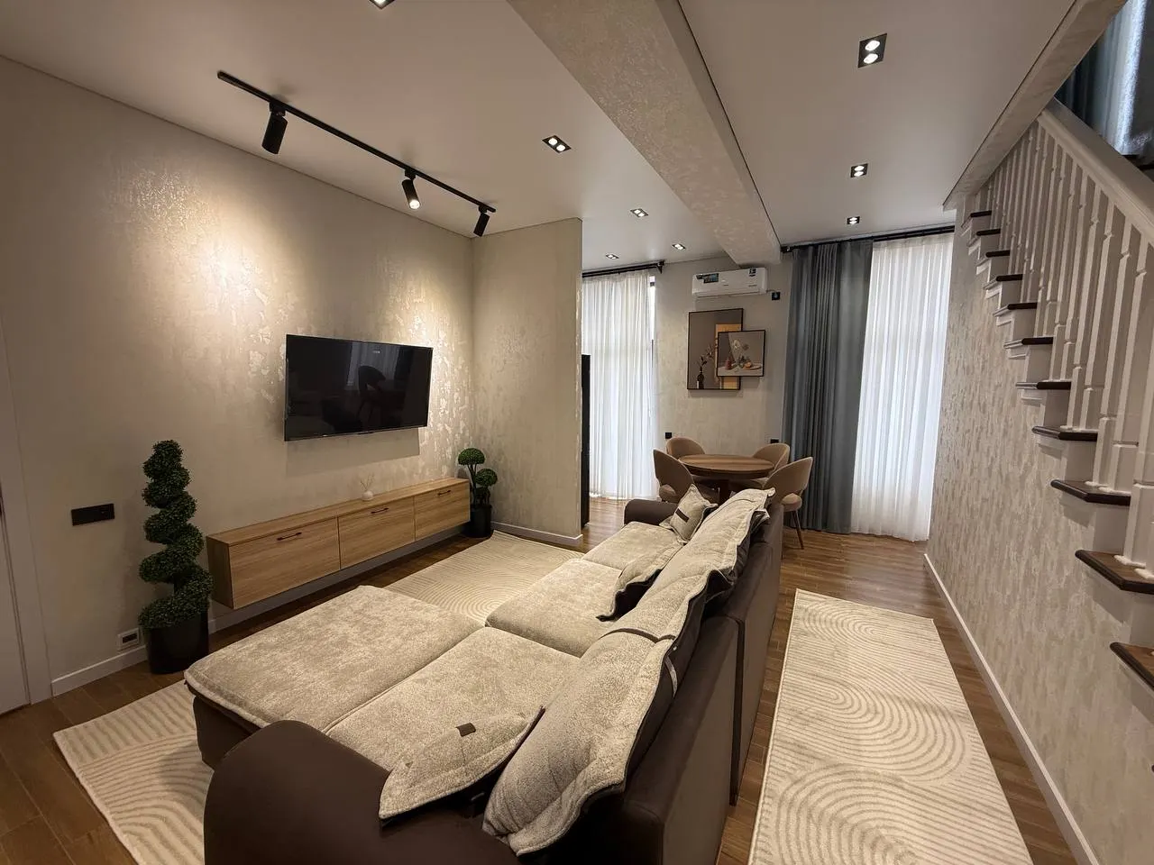 Sotiladi 3 xonali kvartira, 100 m², 11/12 qavat — Yakkasaroy tumani