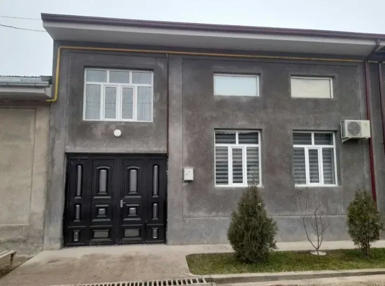Sotiladi 6 xonali hovli uy, 300 m² — Zangiota tumani