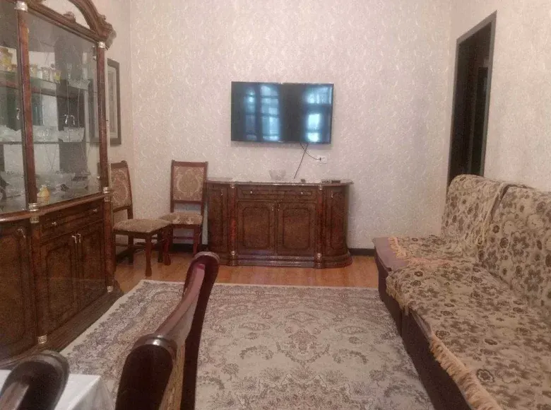Ижарага берилади 3 хонали квартира, 84 м², 3/3 қават — Шайхонтоҳур тумани