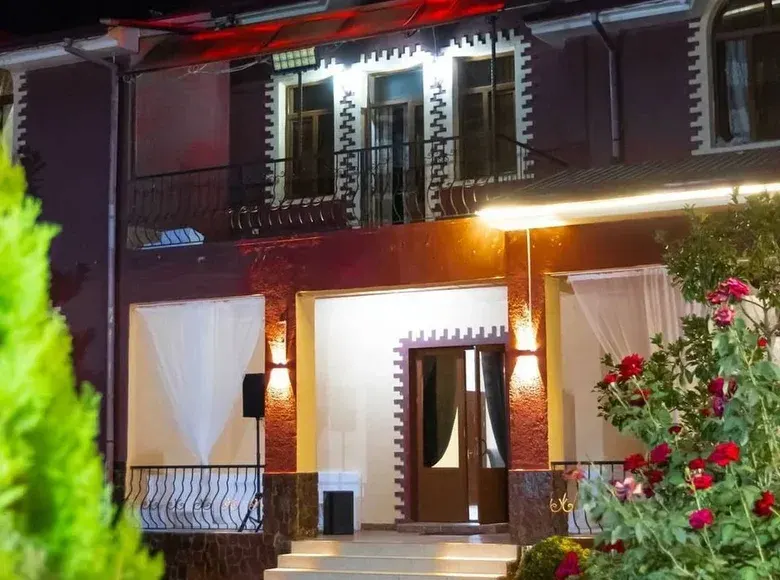 Sotiladi 5 xonali hovli uy, 8 sotix, 800 m² — Boʻstonliq tumani