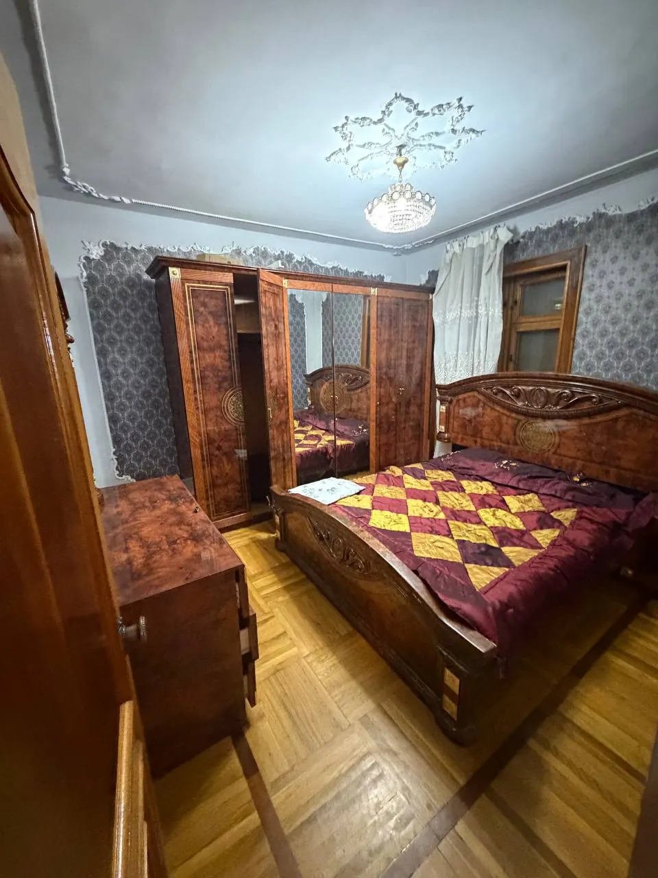 Ижарага берилади 4 хонали квартира, 100 м², 4/5 қават — Мирзо Улуғбек тумани
