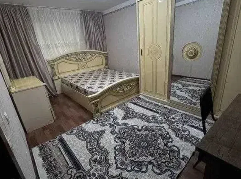 Сдаётся 3-комнатная квартира, 70 м², 1/5 этаж — Яккасарайский район