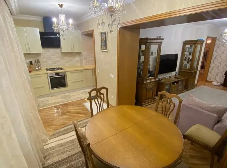 Сотилади 3 хонали квартира, 65 м², 1/5 қават — Мирзо Улуғбек тумани