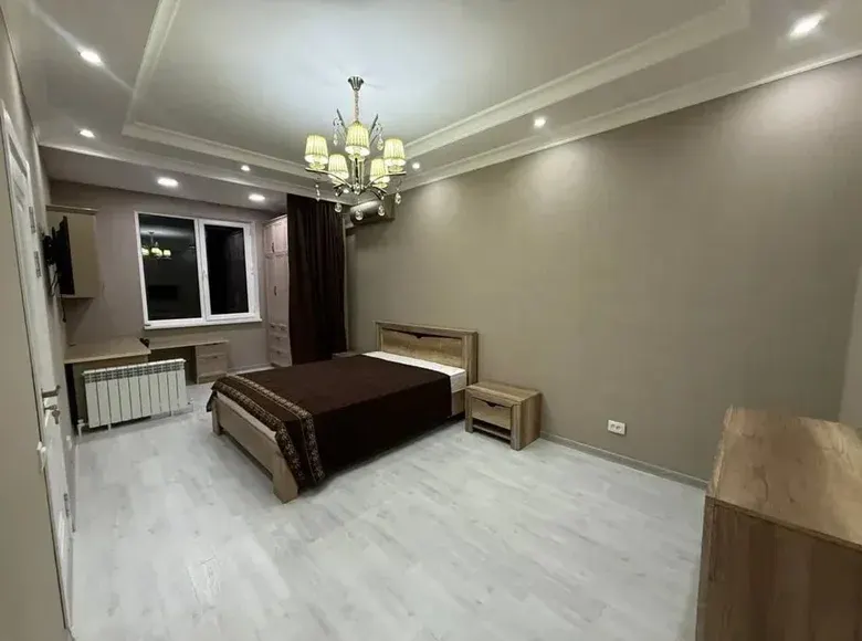 Сотилади 3 хонали квартира, 96 м², 5/8 қават — Мирзо Улуғбек тумани