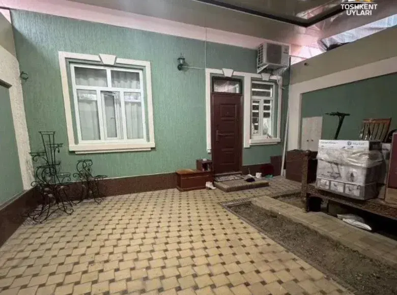 Сотилади 4 хонали ҳовли уй, 1 сотих, 114 м², 2/2 қават — Мирзо Улуғбек тумани