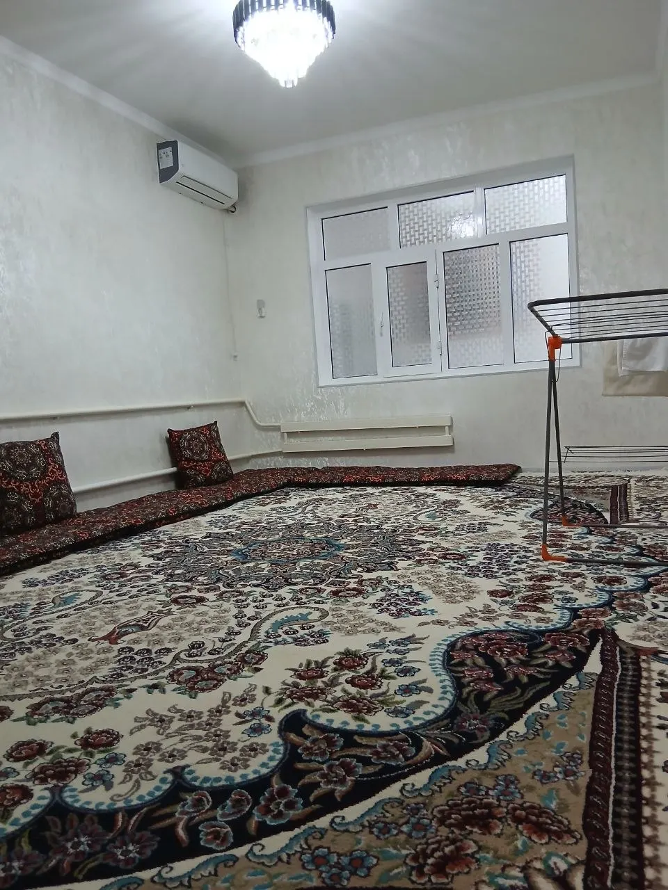 Сотилади 2 хонали квартира, 59 м², 2/4 қават — Гулистон шаҳри