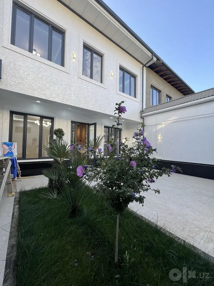 Сотилади 6 хонали ҳовли уй, 1,7 сотих, 200 м², 2 қаватли — Тошкент тумани