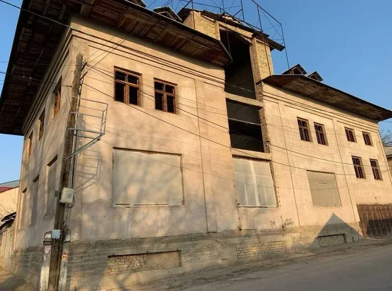 Сотилади ҳовли уй, 8 сотих, 400 м² — Юнусобод тумани