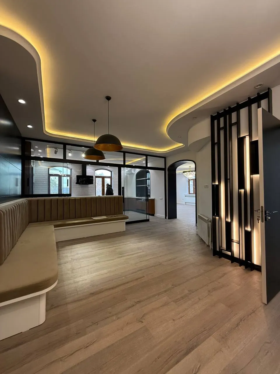 Продаётся 4-комнатная квартира, 212 м², 5/6 этаж — Юнусабадский район