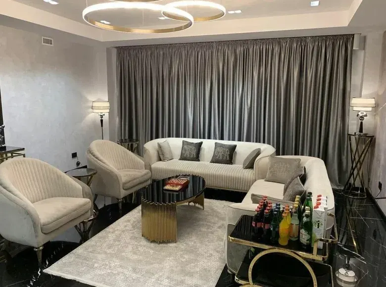 Сдаётся 4-комнатная квартира, 220 м², 5/6 этаж — Мирабадский район