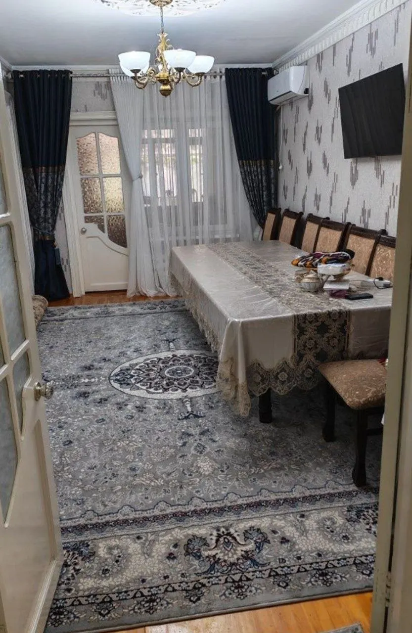 Сотилади 4 хонали квартира, 90 м², 1/5 қават — Юнусобод тумани