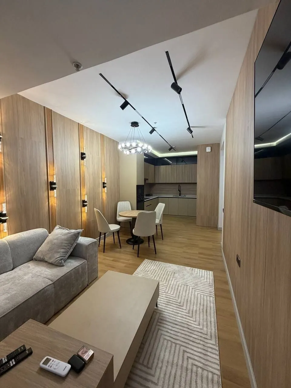 Sotiladi 3 xonali kvartira, 76 m², 14/25 qavat — Yakkasaroy tumani