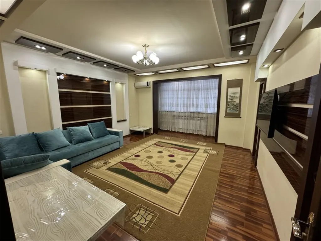 Сдаётся 3-комнатная квартира, 83 м², 5/9 этаж — Яккасарайский район