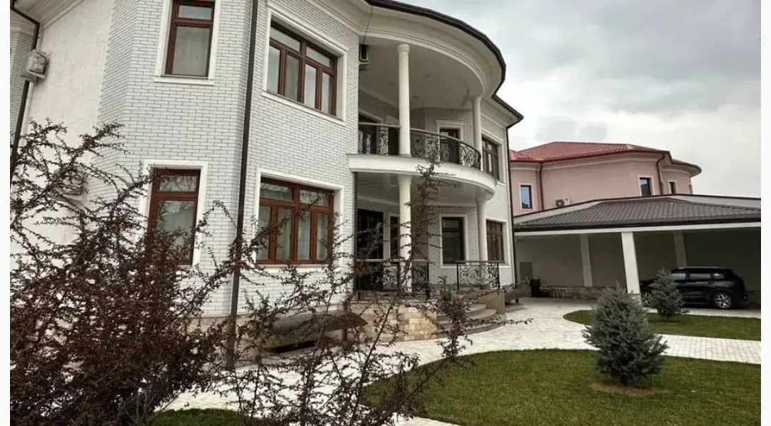 Ижарага берилади ҳовли уй, 8 сотих, 15 м², 2 қаватли — Юнусобод тумани