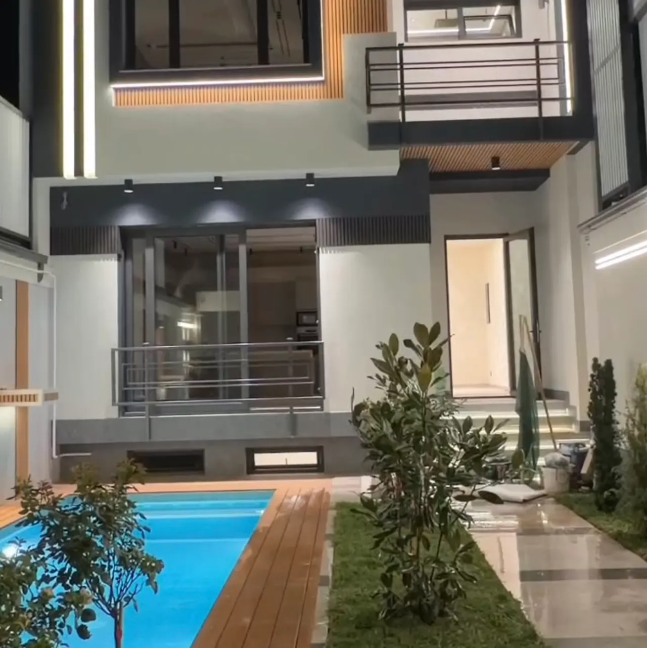 Сотилади 6 хонали ҳовли уй, 3 сотих, 430 м² — Яккасарой тумани