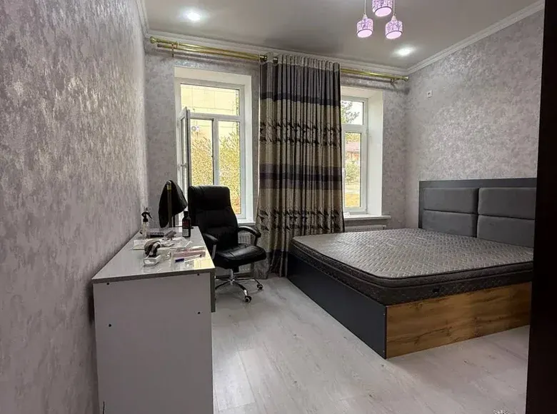 Продаётся 3-комнатная квартира, 82 м², 1/2 этаж — Кибрайский район