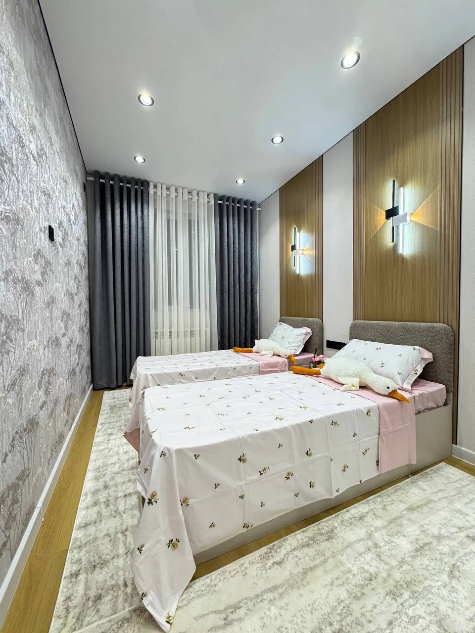 Продаётся 3-комнатная квартира, 65 м², 1/4 этаж — Чиланзарский район