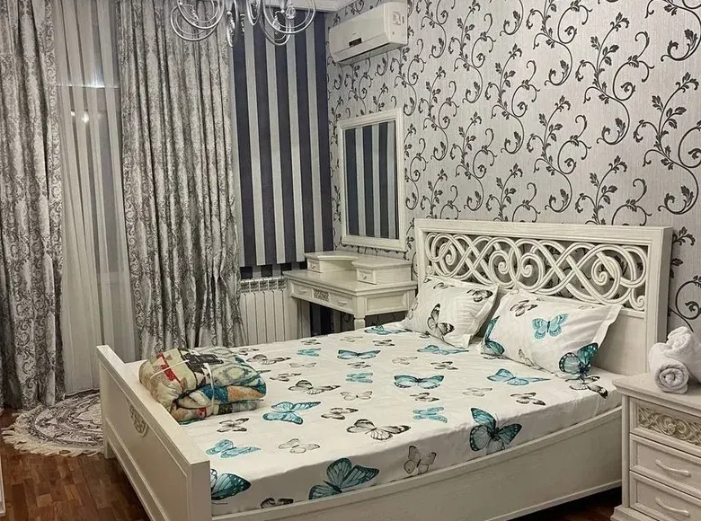 Посуточно 4-комнатная квартира, 150 м², 2/7 этаж — Мирабадский район