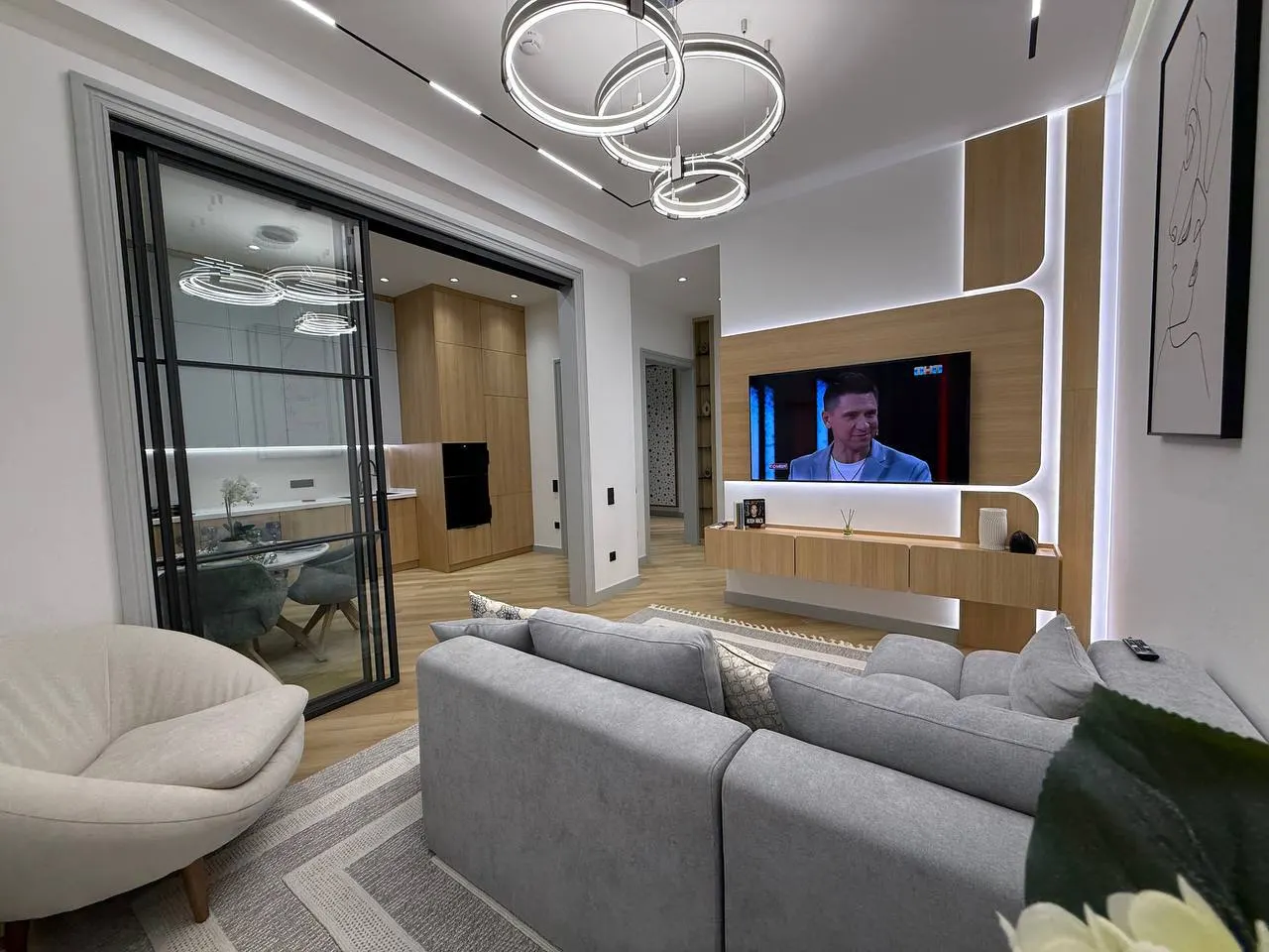Sotiladi 4 xonali kvartira, 105 m², 7/14 qavat — Mirzo Ulugʻbek tumani