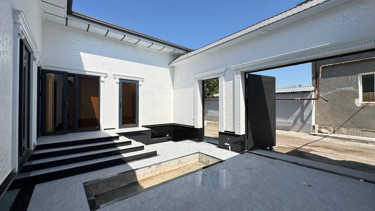 Sotiladi 5 xonali hovli uy, 2 sotix, 120 m² — Yangi Toshkent tumani