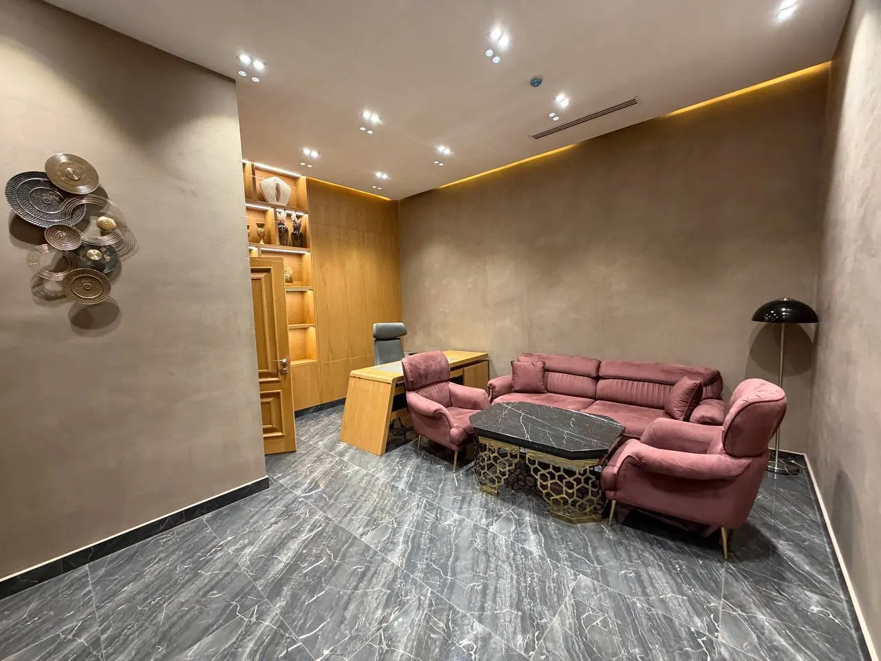 Sotiladi tijorat binosi, 178 m² — Mirobod tumani