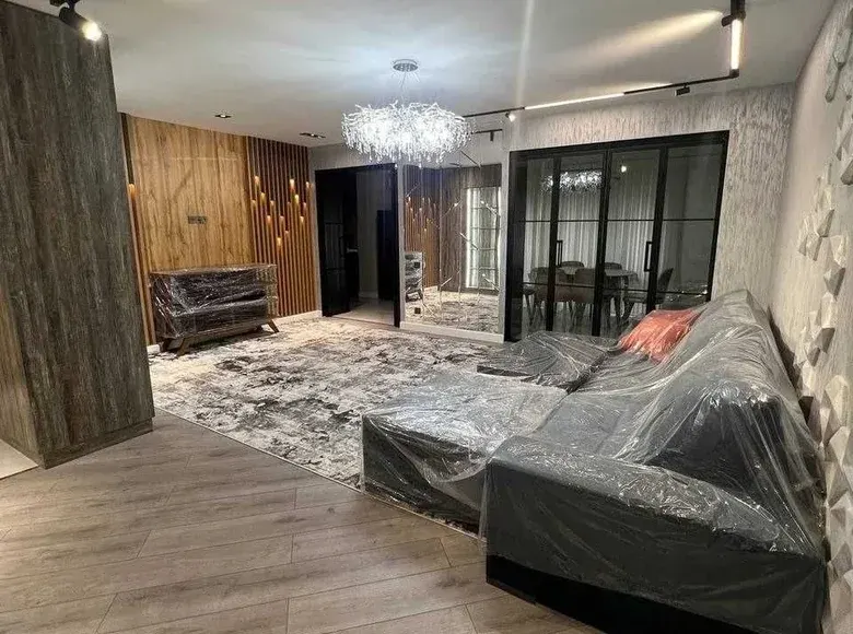 Sotiladi 4 xonali kvartira, 100 m², 3/4 qavat — Mirzo Ulugʻbek tumani