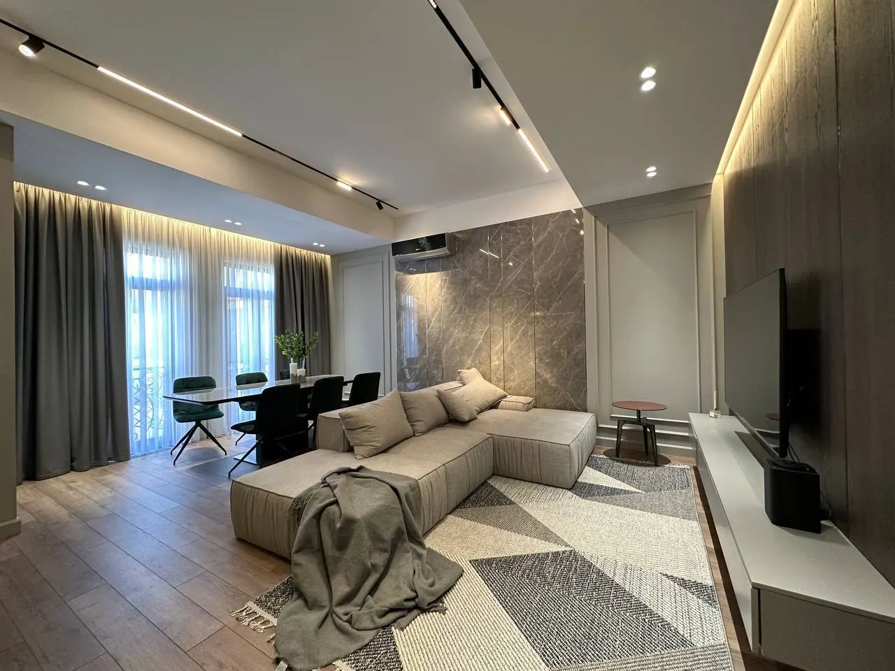 Сдаётся 4-комнатная квартира, 130 м², 5/7 этаж — Шайхантахурский район