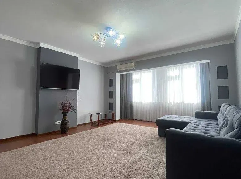Продаётся 2-комнатная квартира, 58 м², 3/4 этаж — Мирабадский район