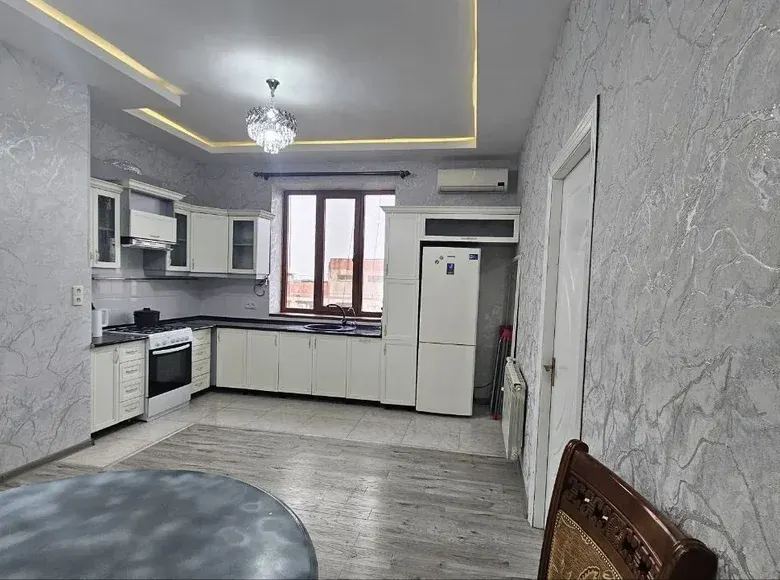 Продаётся 3-комнатная квартира, 80 м², 9/9 этаж — Яшнабадский район