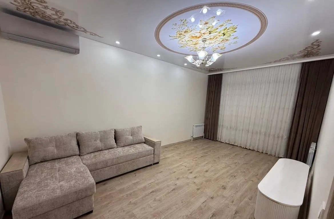 Сдаётся 2-комнатная квартира, 65 м², 1/7 этаж — Юнусабадский район