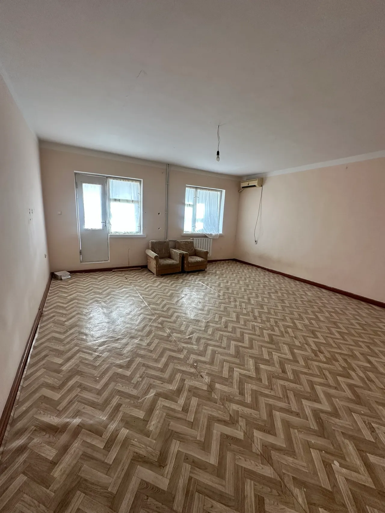 Продаётся 3-комнатная квартира, 115 м², 4/5 этаж — Карши