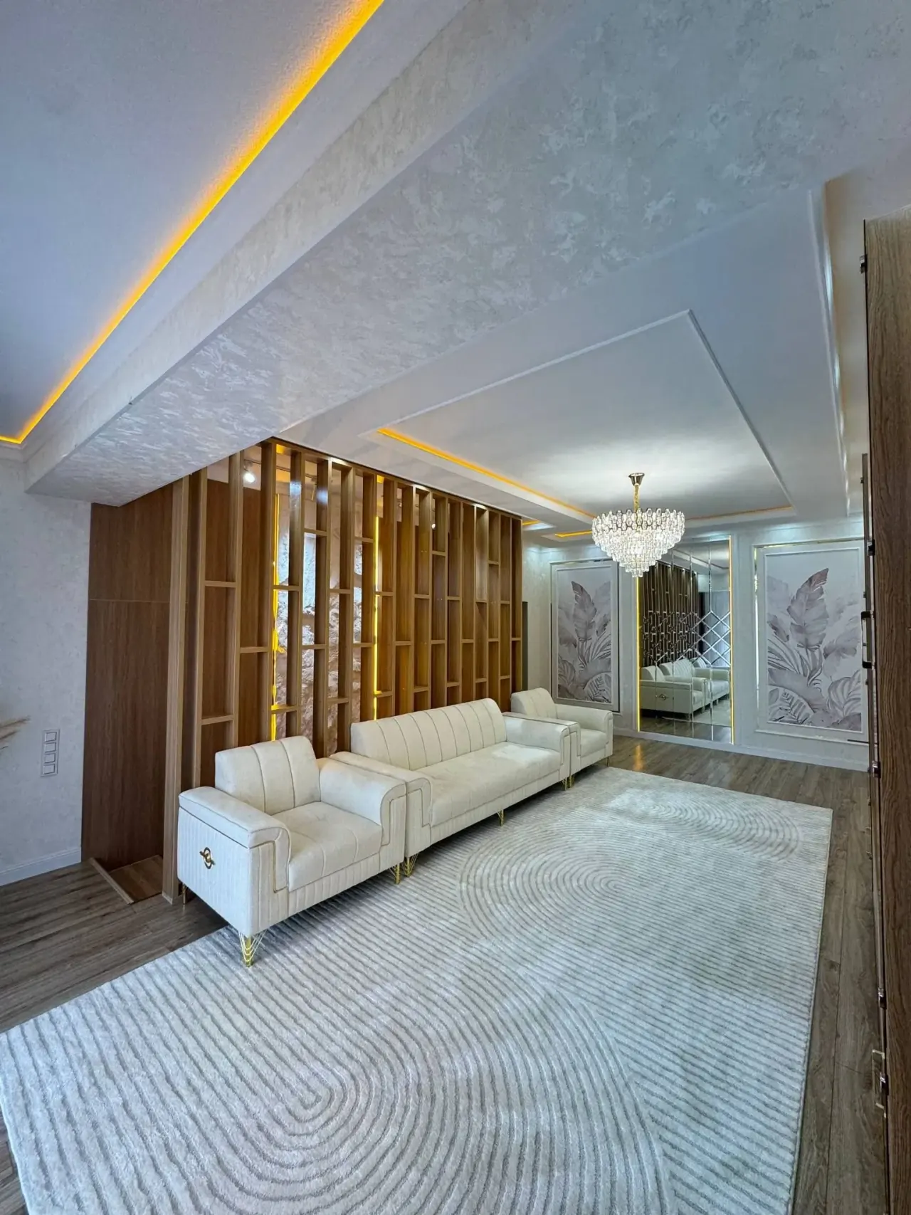 Продаётся 5-комнатная квартира, 108 м², 7/7 этаж — Яккасарайский район