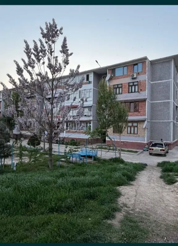 Сотилади 2 хонали квартира, 56 м², 1/4 қават — Чирчиқ шаҳри
