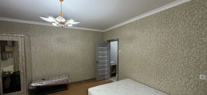 Продаётся 1-комнатная квартира, 42 м², 3/4 этаж — Юнусабадский район