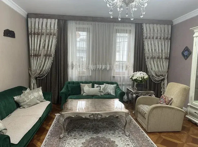 Ijaraga beriladi 6 xonali hovli uy, 250 m² — Mirzo Ulugʻbek tumani